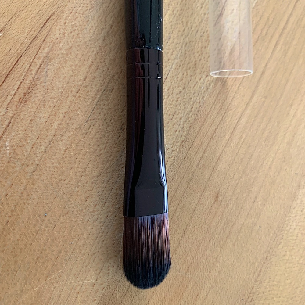 Laura Mercier Camouflage powder brush